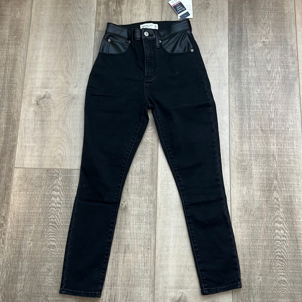 Abercrombie & Fitch Curve Love Super Skinny Ankle mixed fabric jeans NWT.